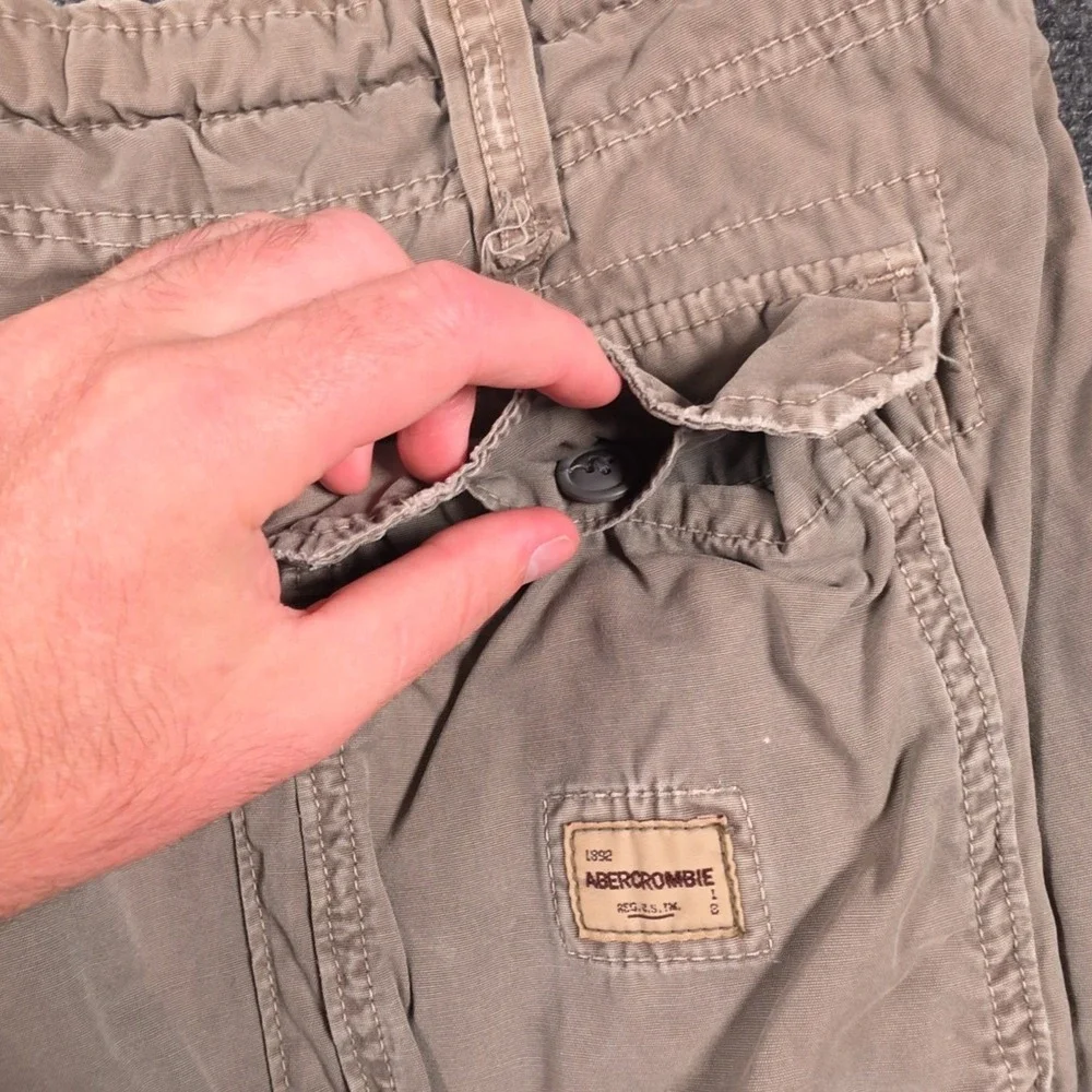 VTG Abercrombie Cargo Shorts Mens XL Khaki Tan Cotton Elastic Waist Pockets